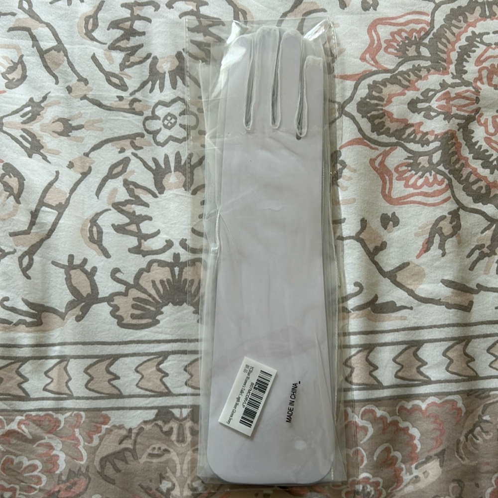 Tulle bridal gloves